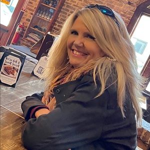 Meet your Posher, Debby